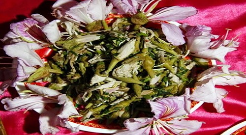 Вкусные блюда из цветов баухинии - ảnh 4